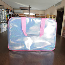 Cargar imagen en el visor de la galería, Maleta Charol Tornasol Rosa