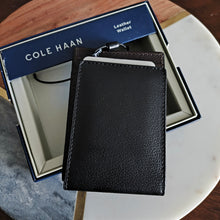 Cargar imagen en el visor de la galería, Tarjetero COLE HAAN