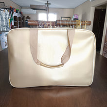 Cargar imagen en el visor de la galería, Maleta Vinipiel Dorada