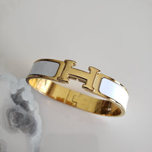 Cargar imagen en el visor de la galería, Brazalete H Blanco