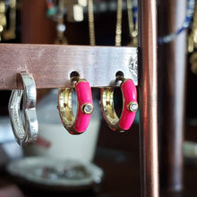 Cargar imagen en el visor de la galería, Arracadas Rosa Neon