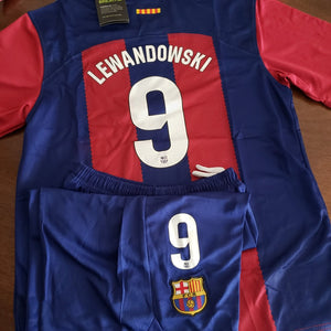 Barcelona LEWANDOWSKI Niño