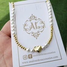 Cargar imagen en el visor de la galería, Collar Corazón Perlas