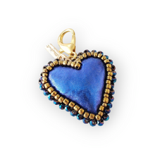 Cargar imagen en el visor de la galería, Charm Corazón Metálico