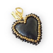 Cargar imagen en el visor de la galería, Charm Corazón Metálico