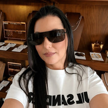 Cargar imagen en el visor de la galería, Lentes CC Maison, foto con modelo