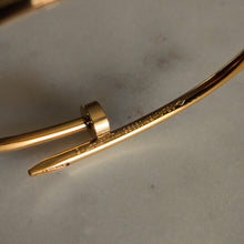 Cargar imagen en el visor de la galería, Brazalete Clavo Circonia Delgado