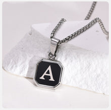 Cargar imagen en el visor de la galería, Collar Inicial Unisex