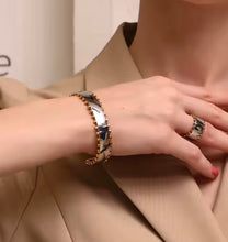 Cargar imagen en el visor de la galería, Brazalete Bicolor