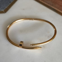 Cargar imagen en el visor de la galería, Brazalete Clavo Delgado