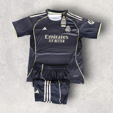 Cargar imagen en el visor de la galería, Real Madrid VALVERDE Niño