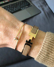 Cargar imagen en el visor de la galería, Brazalete H Café