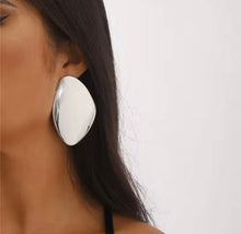 Cargar imagen en el visor de la galería, Aretes Liso Grande