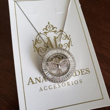 Cargar imagen en el visor de la galería, Collar Espíritu Santo