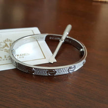 Cargar imagen en el visor de la galería, Brazalete Love Circonia