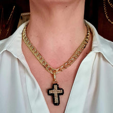 Cargar imagen en el visor de la galería, Charm Cruz