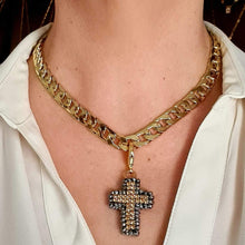 Cargar imagen en el visor de la galería, Charm Cruz